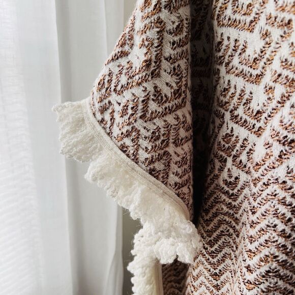 NWT World Market Brown & White Super Soft Thick Knit Fringed Boho Poncho OS - Picture 3 of 11